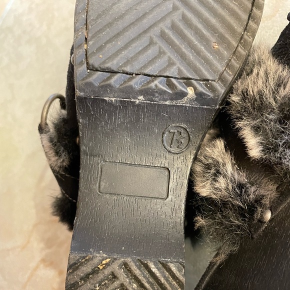 Fur Trimmed Clogs - Picture 6 of 7